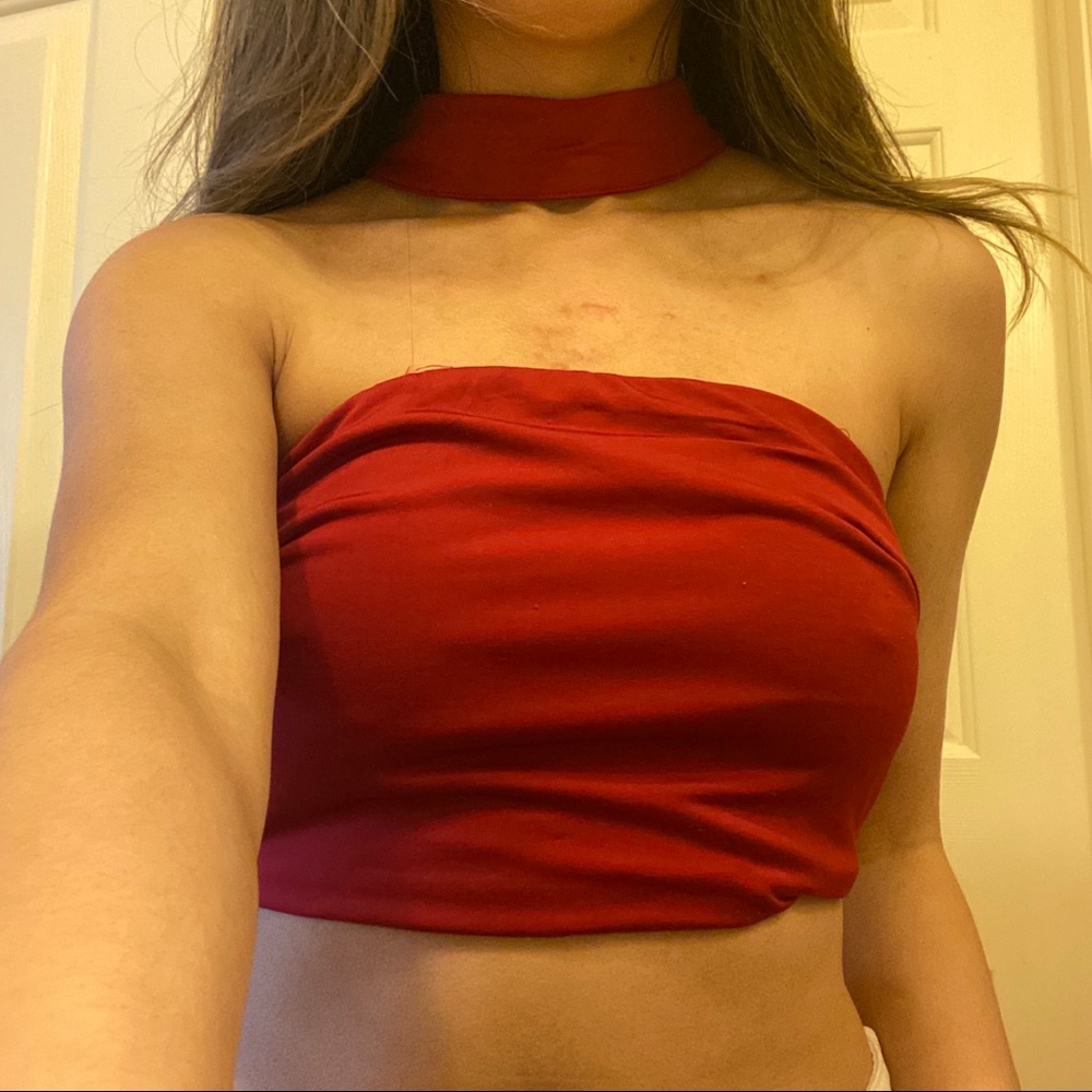 Collared Red Halter - Picture 2 of 3
